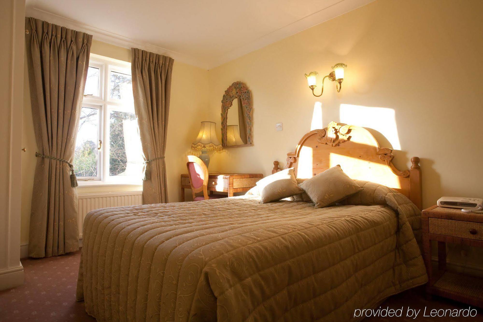 Fines Bayliwick Hotel Bracknell Exterior foto